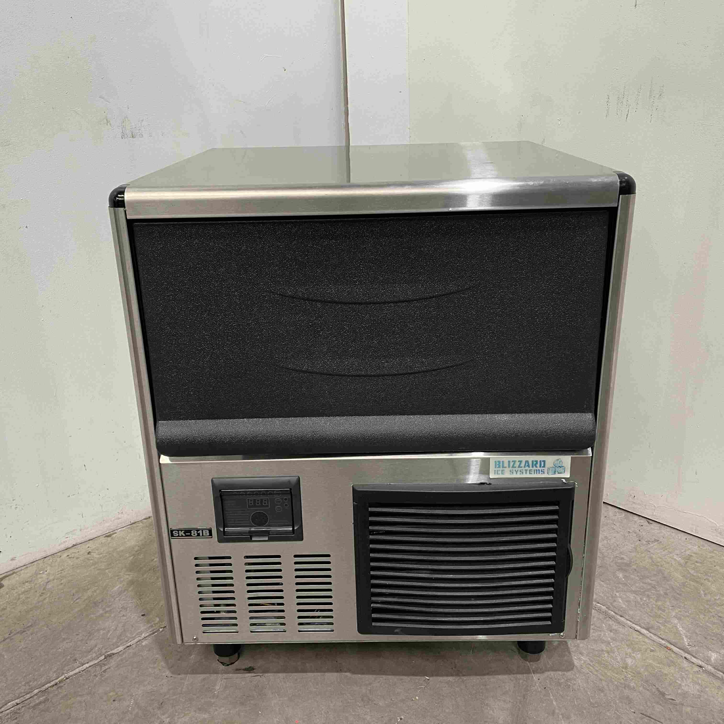 Blizzard SK-81B Ice Machine (2)