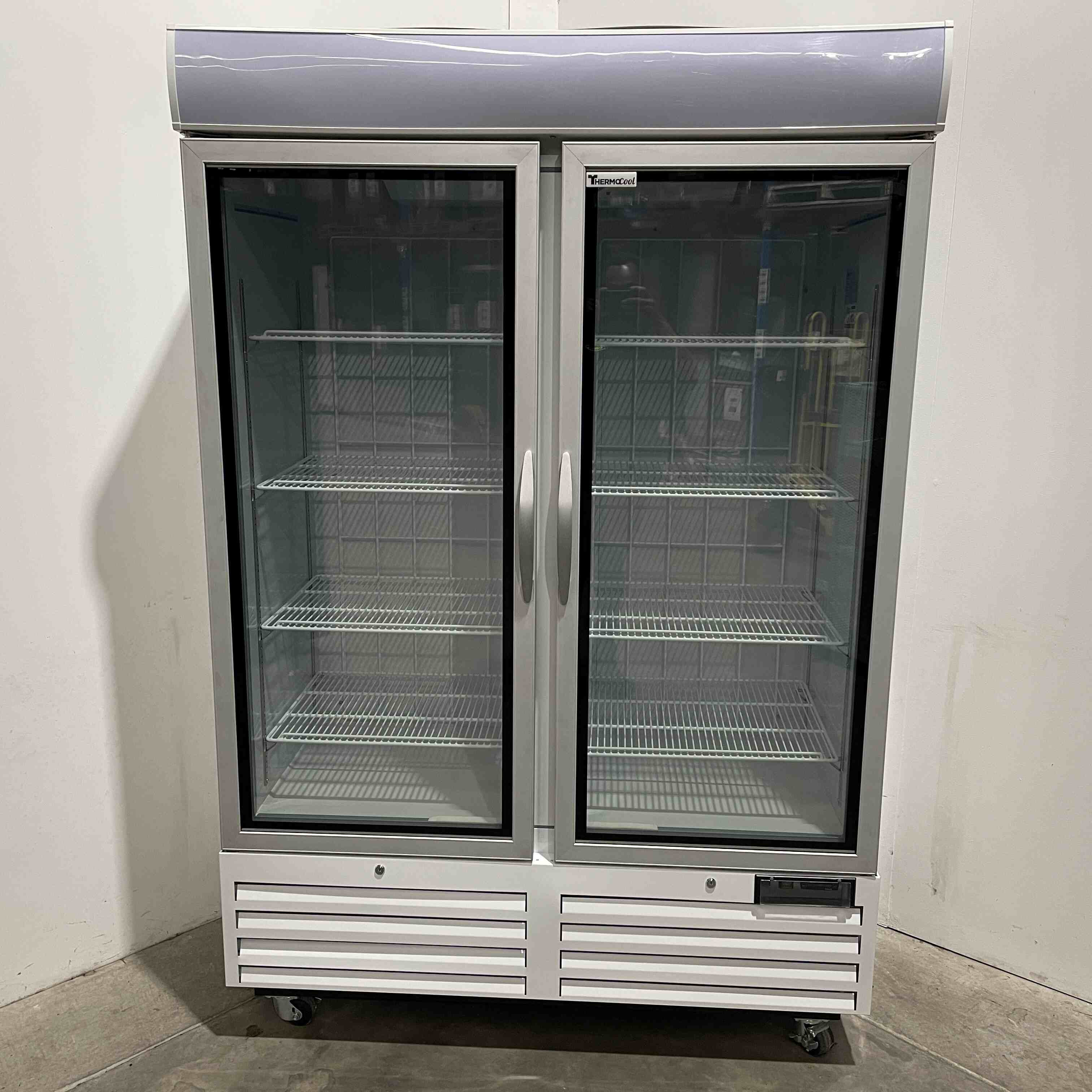 Thermocool D930 Upright Freezer (2)